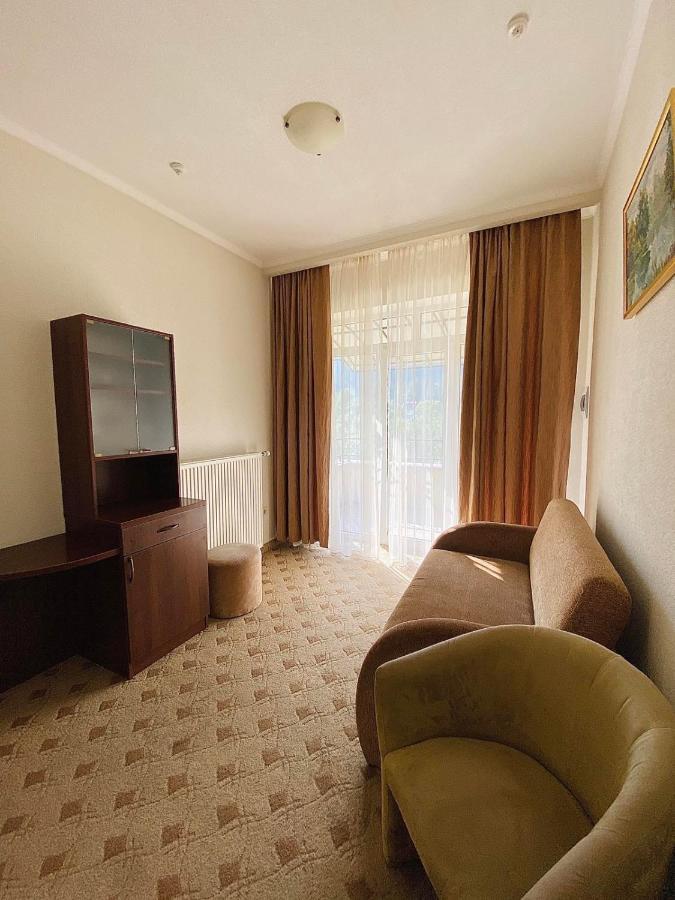 Gerdan Hotel Jaremtsje Eksteriør bilde