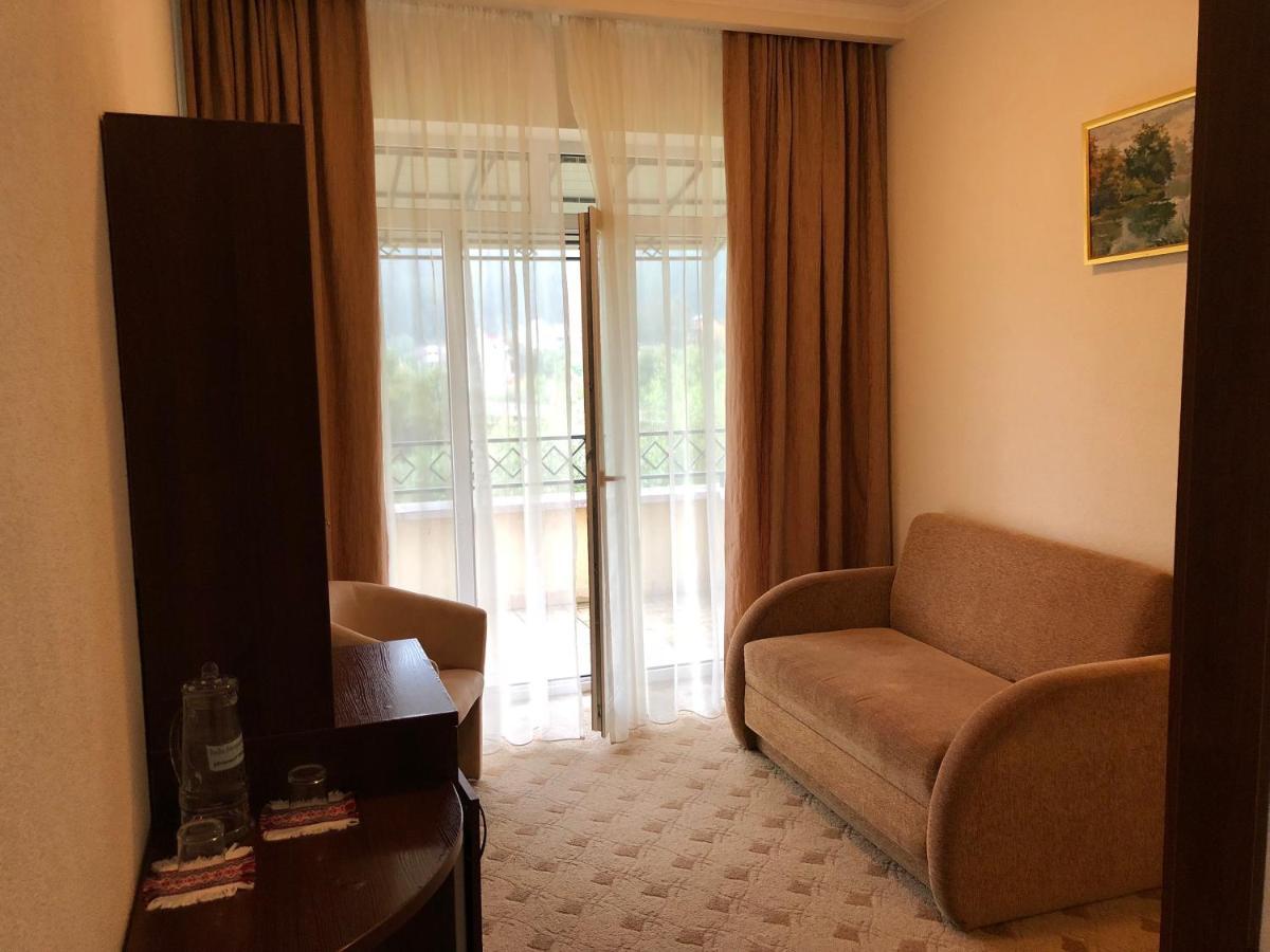 Gerdan Hotel Jaremtsje Eksteriør bilde